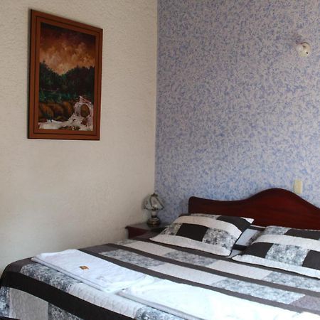 Hostal Isla Senorial San Gil Esterno foto