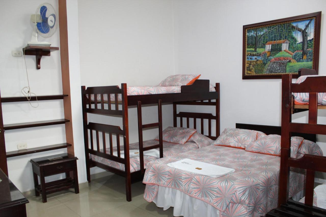 Hostal Isla Senorial San Gil Esterno foto