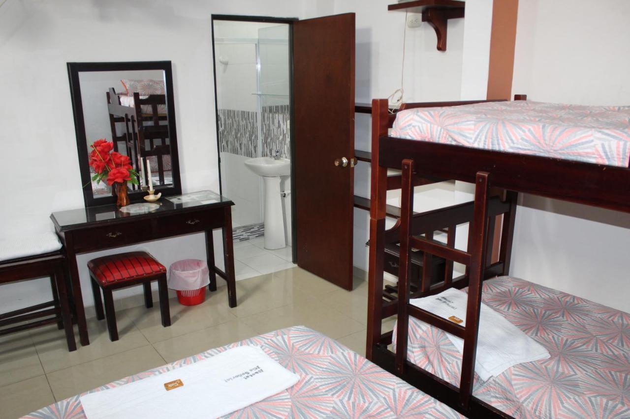 Hostal Isla Senorial San Gil Esterno foto